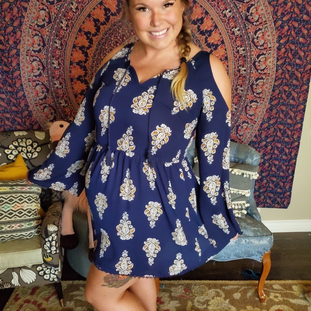 Blue bell sleeve dress Plus